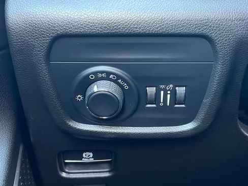 Certified 2022 Jeep Grand Cherokee Altitude AWD/4WD image 17