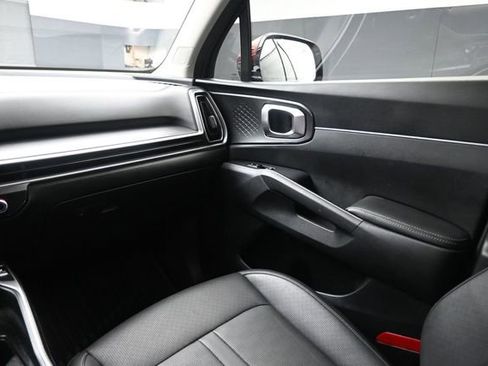 Used 2025 Kia Sorento S FWD image 25