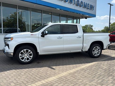 Used 2022 Chevrolet Silverado 1500 LTZ w/ Technology Package AWD/4WD image 2