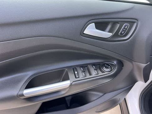 Used 2018 Ford Escape SE w/ SE Sync 3 Package FWD image 29