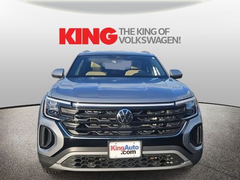 Certified 2024 Volkswagen Atlas Cross Sport SE image 9