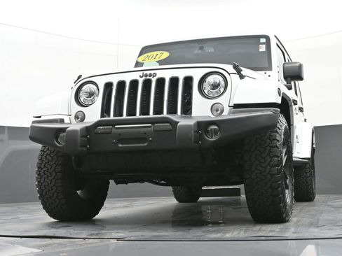Used 2017 Jeep Wrangler Unlimited Sahara image 46