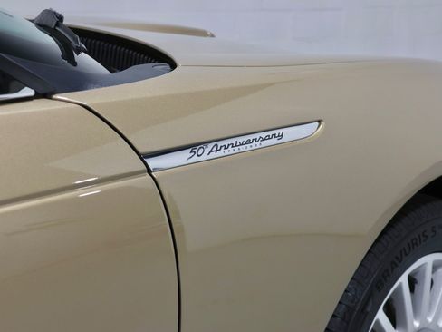 Used 2005 Ford Thunderbird image 95