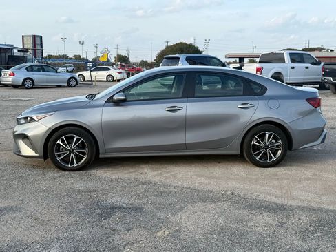 Used 2023 Kia Forte LXS image 4