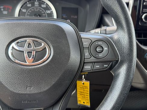 Used 2021 Toyota Corolla LE FWD image 20