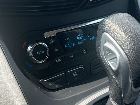 Used 2014 Ford Escape SE w/ Equipment Group 201A FWD image 19