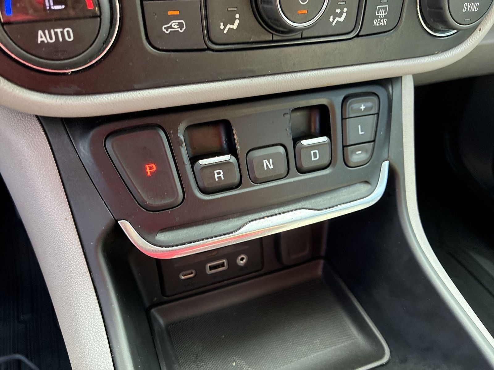 Used 2021 GMC Terrain SLT FWD image 15