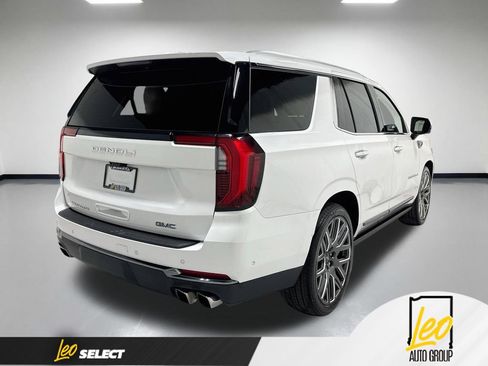 Used 2025 GMC Yukon Denali Ultimate AWD/4WD image 8