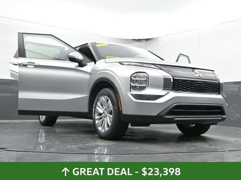 Used 2025 Mitsubishi Outlander ES image 69