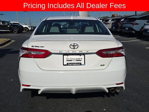 Used 2020 Toyota Camry SE FWD image 4