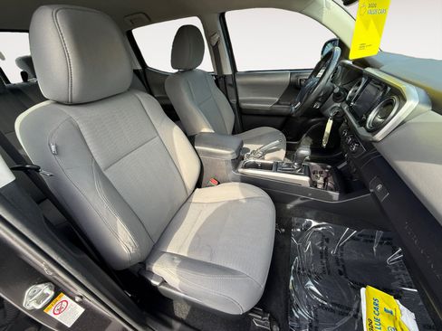 Used 2019 Toyota Tacoma SR5 image 19