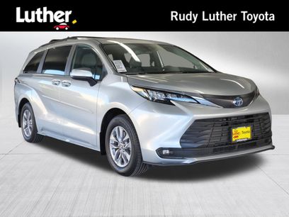 Used 2025 Toyota Sienna XLE