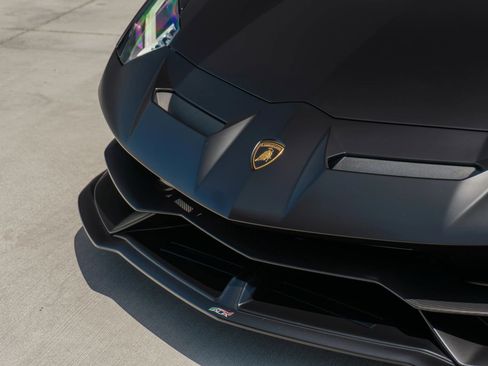 Used 2019 Lamborghini Aventador SVJ AWD/4WD image 24