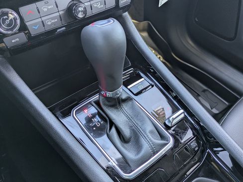 New 2026 Jeep Compass Latitude AWD/4WD image 15