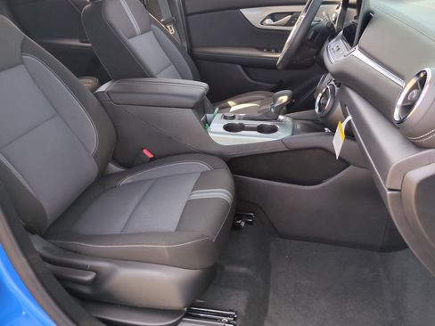 New 2026 Chevrolet Blazer LT w/ Convenience Package FWD image 27