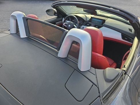 Used 2015 BMW Z4 sDrive28i image 7