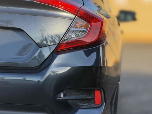 Used 2016 Honda Civic EX image 9