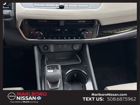 Certified 2025 Nissan Rogue SL w/ Tech Package image 29