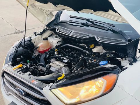 Used 2019 Ford EcoSport SE w/ SE Convenience Package image 16