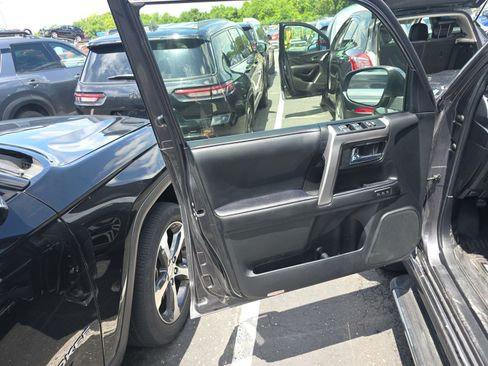 Used 2020 Toyota 4Runner Limited RWD image 12