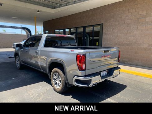 Used 2024 GMC Sierra 1500 SLE w/ X31 Off-Road Package AWD/4WD image 6