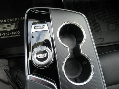 Certified 2025 Cadillac Lyriq Luxury AWD/4WD image 27