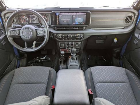 Certified 2025 Jeep Gladiator Mojave AWD/4WD image 15