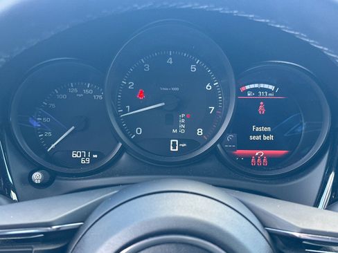 Used 2025 Porsche Macan image 24