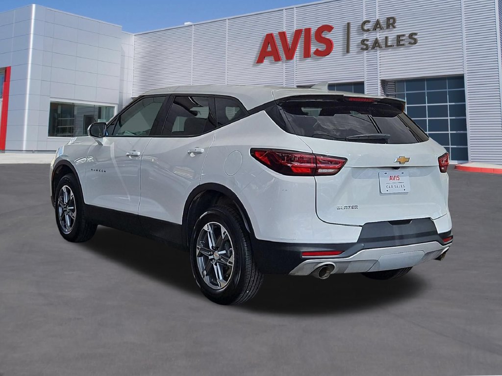 Used 2025 Chevrolet Blazer LT FWD image 9