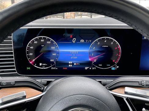 Used 2024 Mercedes-Benz GLS 450 4MATIC image 13