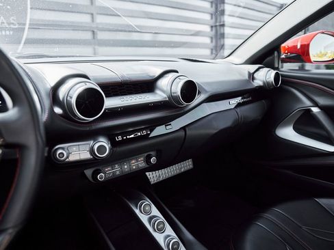Used 2020 Ferrari 812 Superfast RWD image 57