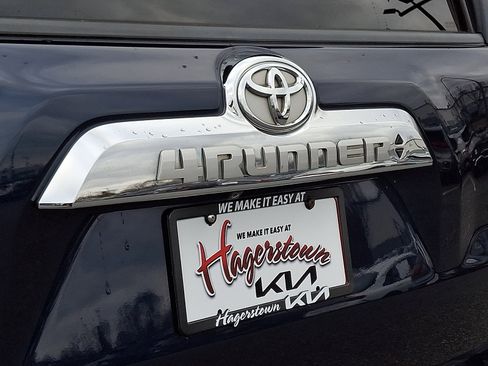 Used 2016 Toyota 4Runner Limited image 33