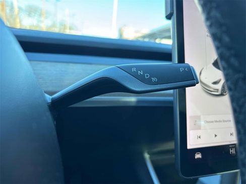 Used 2019 Tesla Model 3 Performance image 22