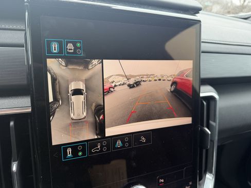 Used 2025 GMC Acadia Elevation image 18