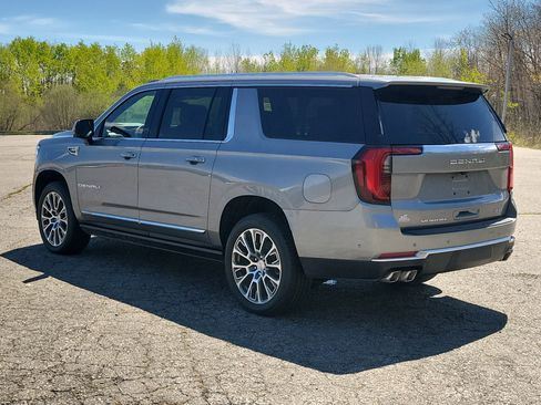 New 2026 GMC Yukon XL Denali w/ Sun & Power Step Package AWD/4WD image 5