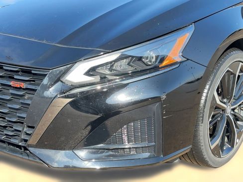 Used 2023 Nissan Altima 2.5 SR image 11