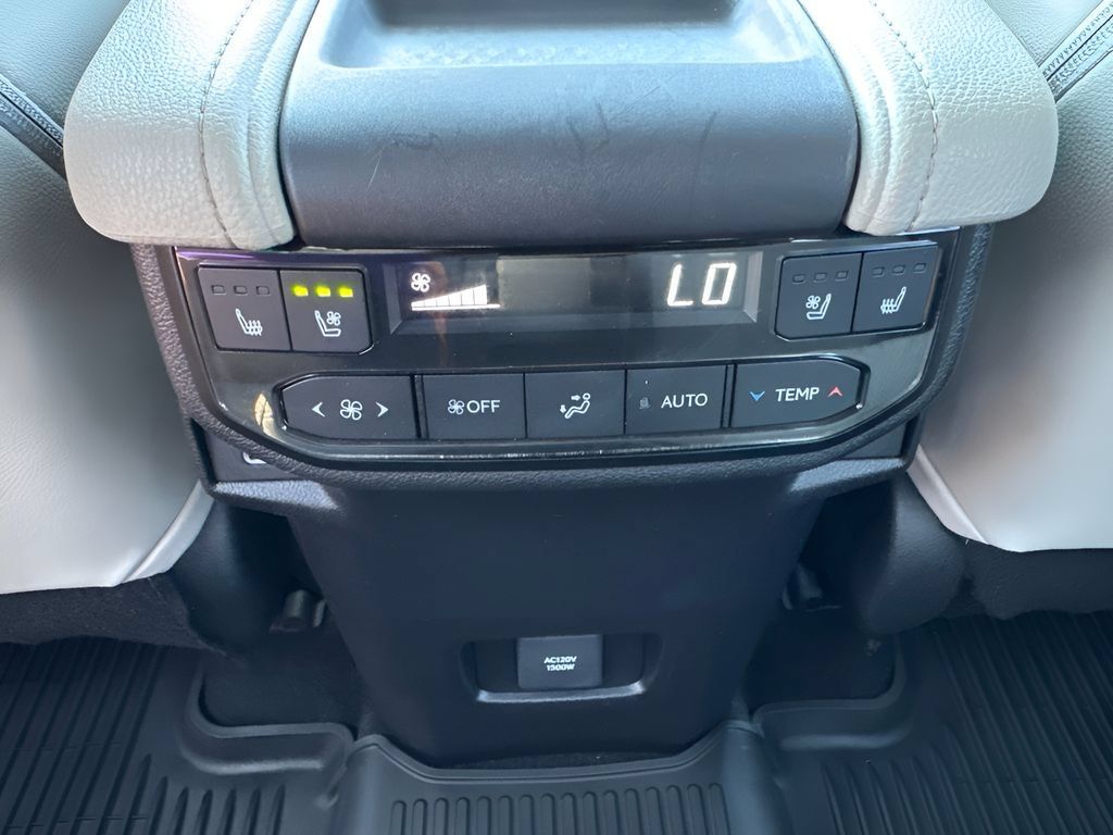 Used 2025 Toyota Grand Highlander AWD Hybrid image 12