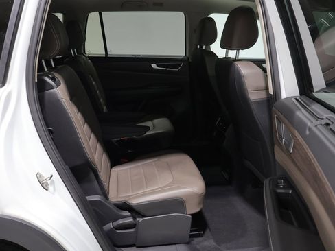 Used 2025 Volkswagen Atlas SEL AWD/4WD image 22