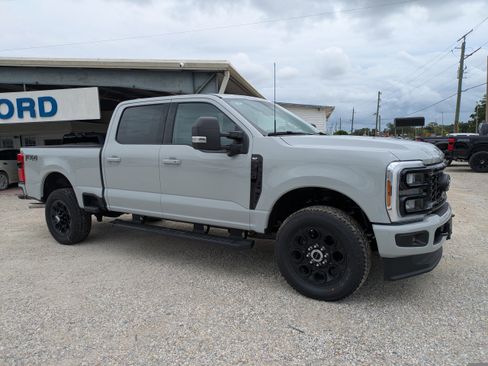 New 2026 Ford F250 XLT w/ XLT Premium Package AWD/4WD image 2