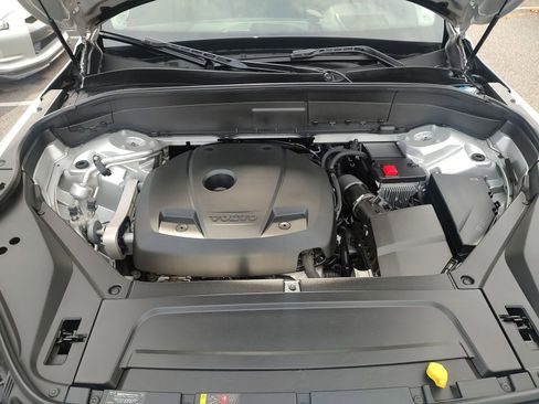 Used 2022 Volvo XC90 T5 Momentum w/ Advanced Package image 18