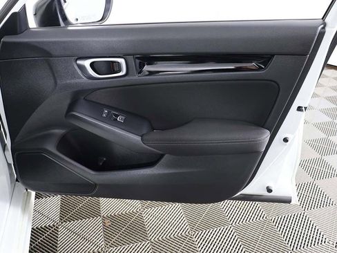 Used 2025 Honda Civic Sport image 23