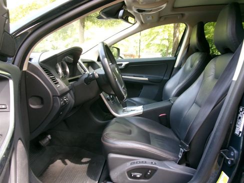 Used 2012 Volvo XC60 3.2 AWD/4WD image 11