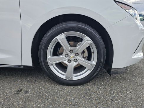 Used 2018 Chevrolet Volt LT image 10