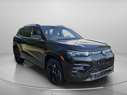 Certified 2026 Volkswagen Tiguan SE R-Line AWD/4WD image 7