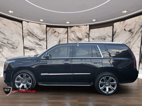 Used 2020 Cadillac Escalade Luxury RWD image 4