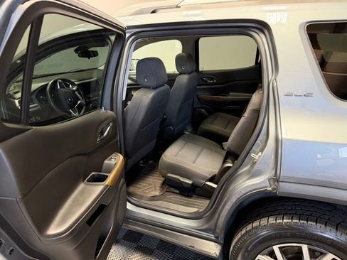 Used 2021 GMC Acadia SLE w/ Driver Convenience Package image 16