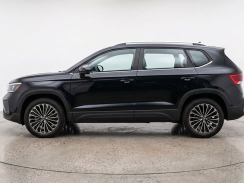 Used 2025 Volkswagen Taos SE FWD image 5