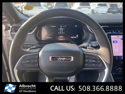 New 2025 Jeep Grand Cherokee Limited w/ Luxury Tech Group II image 21