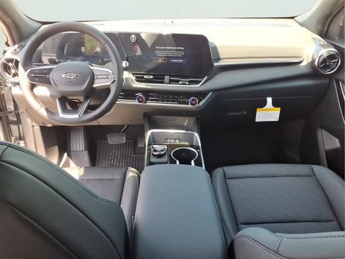 New 2026 Chevrolet Equinox LT w/ Convenience Package II AWD/4WD image 12