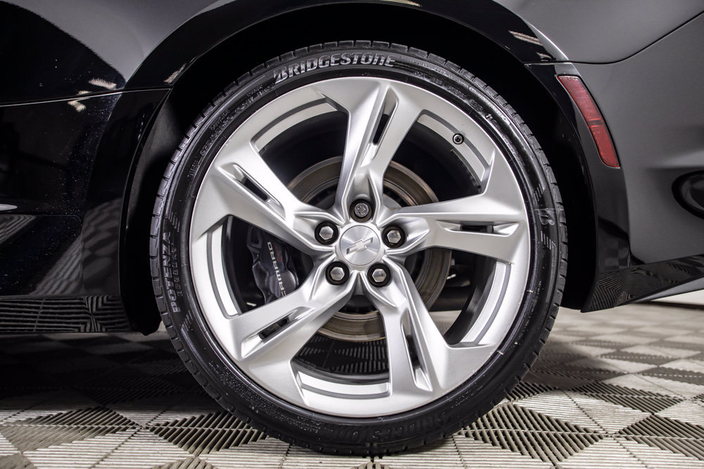 Used 2021 Chevrolet Camaro SS RWD image 11
